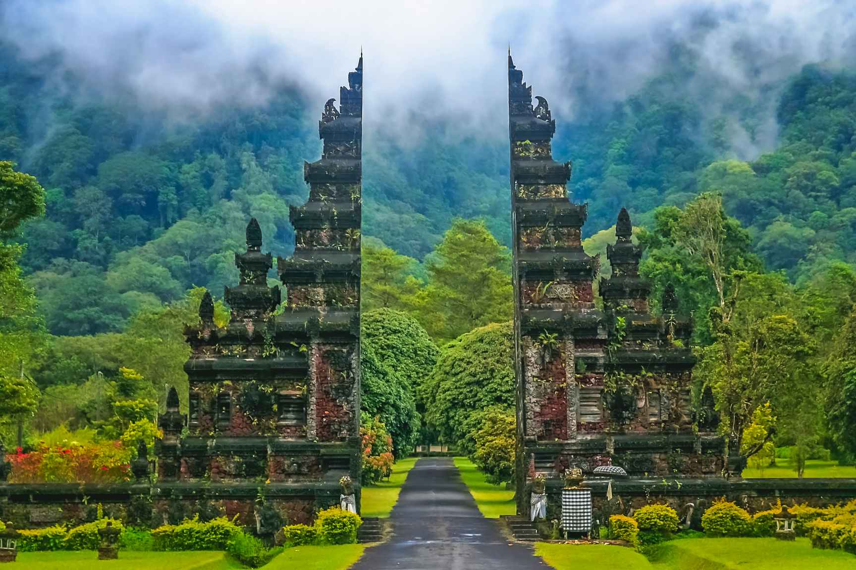 scenic bali uluwatu sunset temple overview