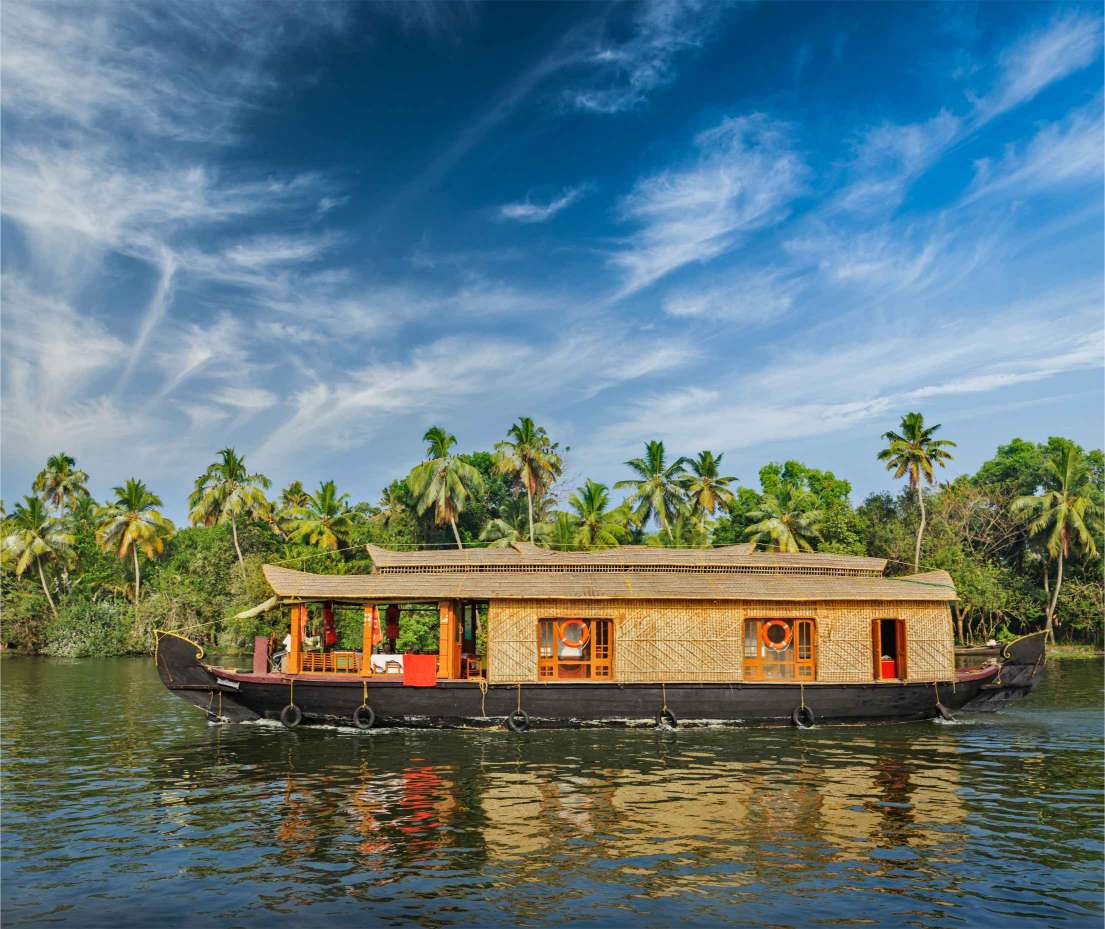 kerala backwaters with traditional alleppey houseboat