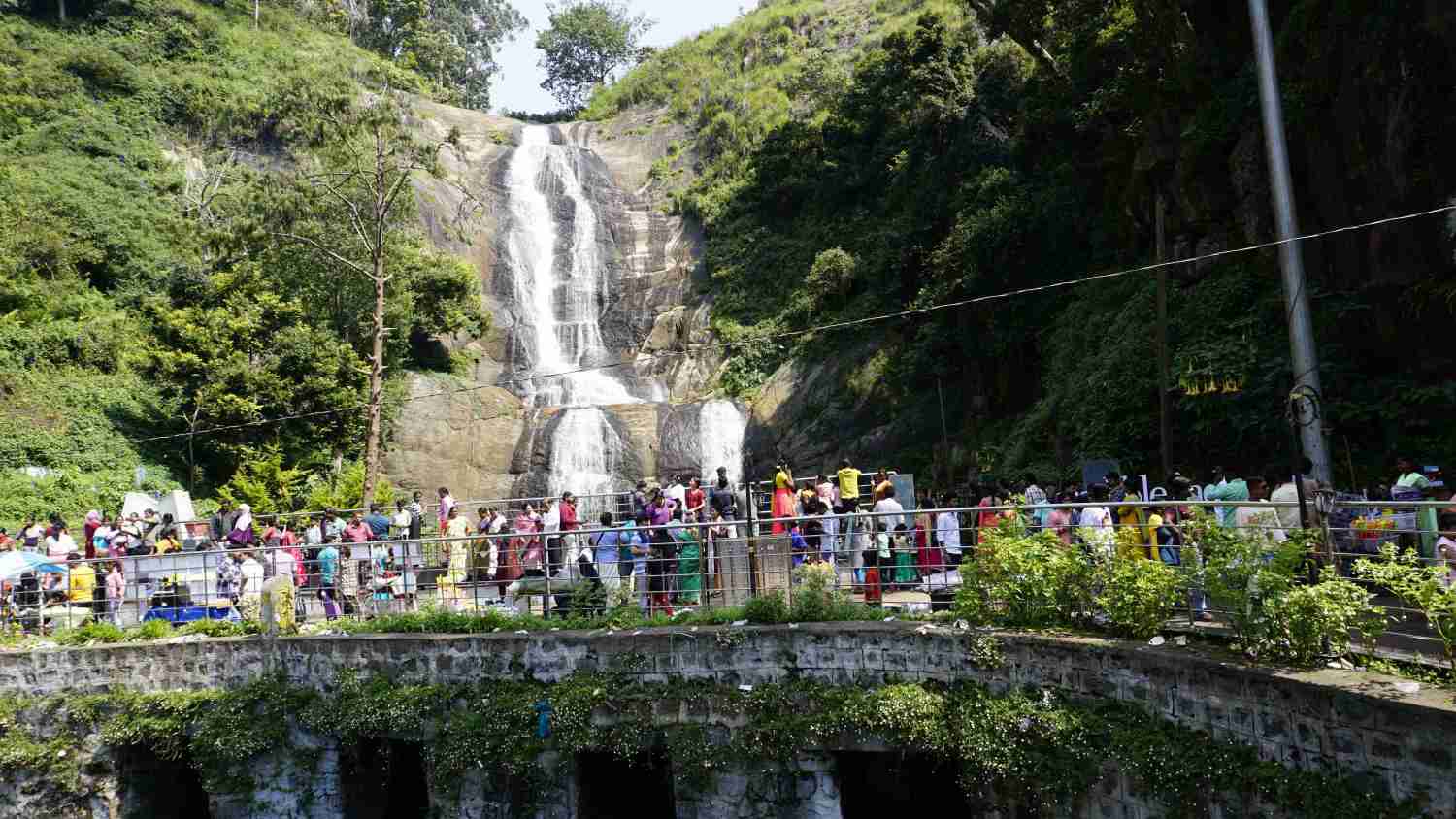 serene kodaikanal lake boat ride